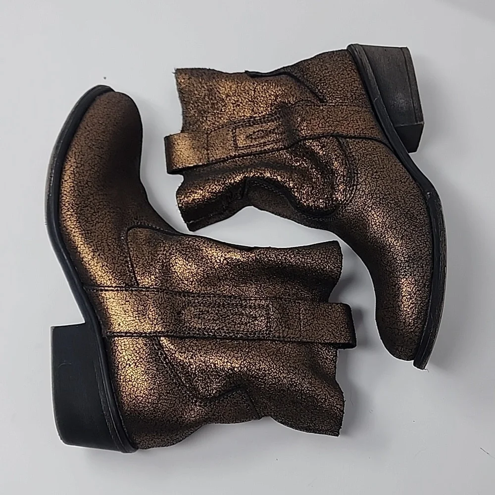 Charles‎ by Charles David Booties copper bronze metallic Wonens 6.5